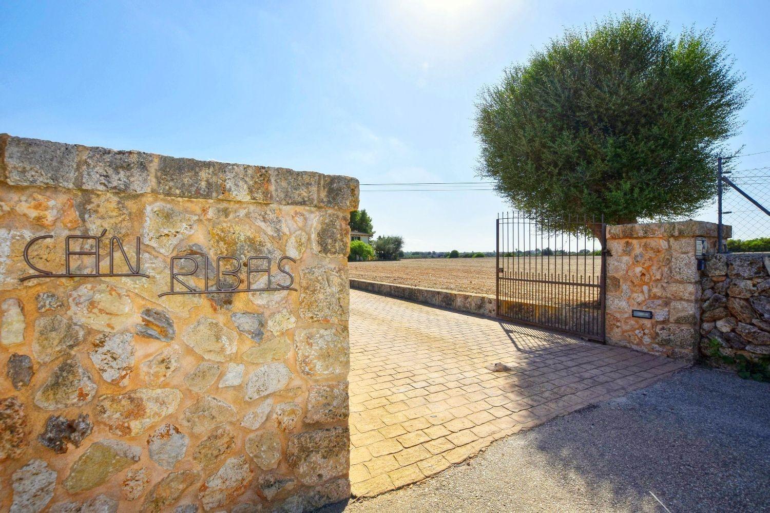 Modernes Mit Pool, Klimaanlage Und Wlan Nur 2 Km Vom Entfernt Ferienhaus Santa Margalida