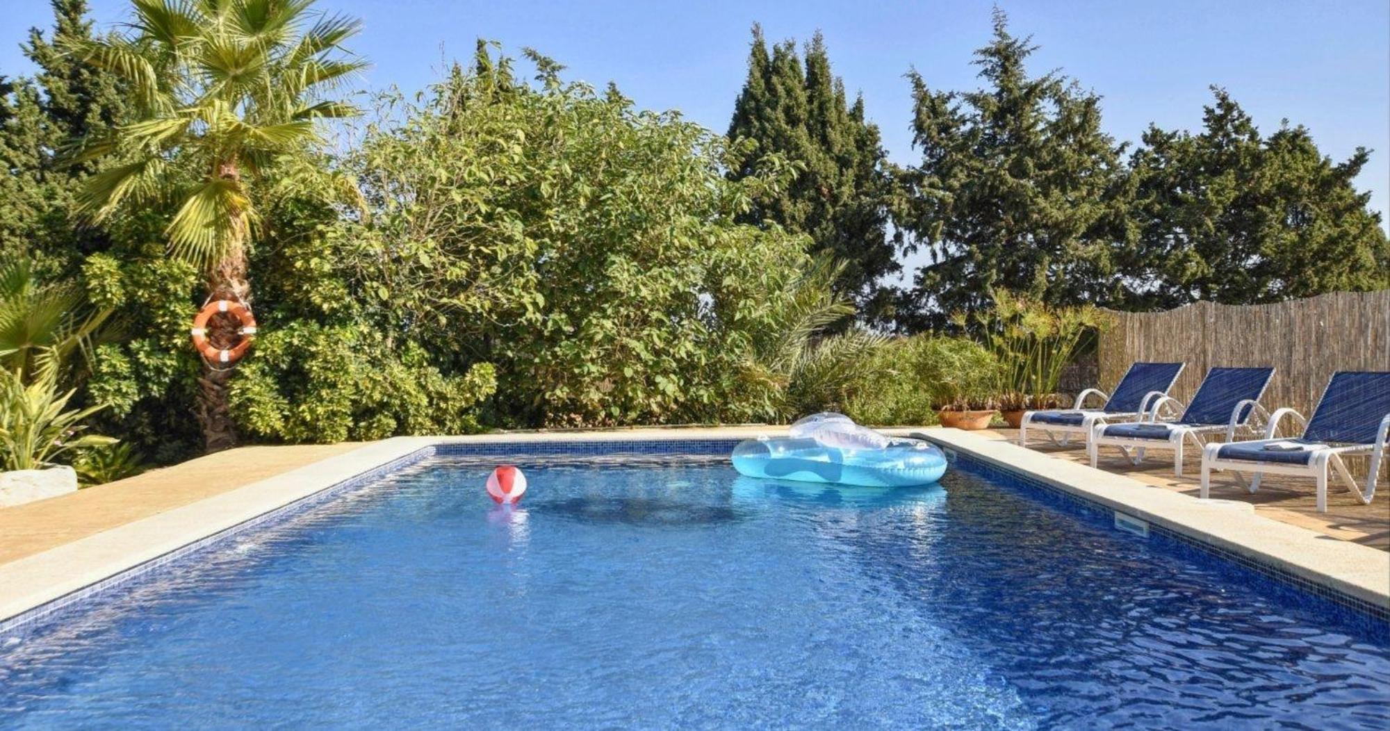 Modernes Mit Pool, Klimaanlage Und Wlan Nur 2 Km Vom Entfernt Ferienhaus